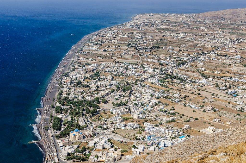 SANTORINI ON A BUDGET