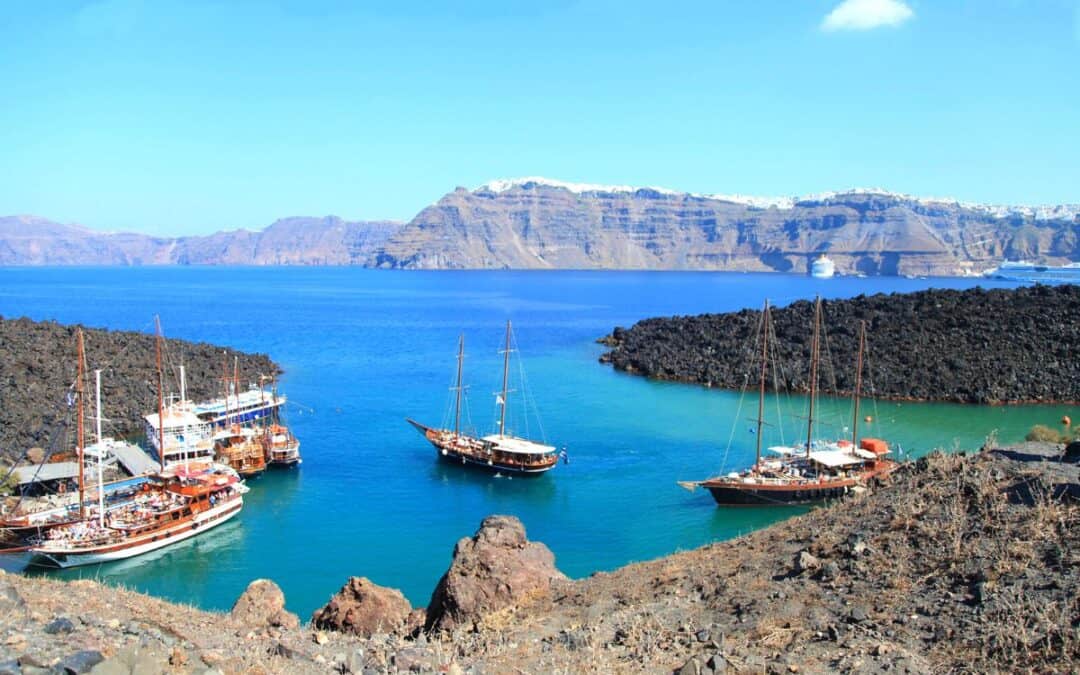 TOP THINGS TO DO IN SANTORINI IN 2025