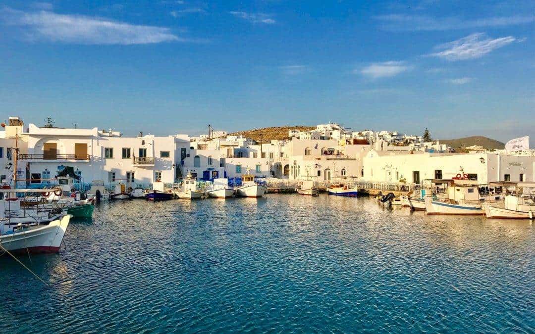 A COMPLETE ATHENS, SANTORINI AND PAROS ITINERARY