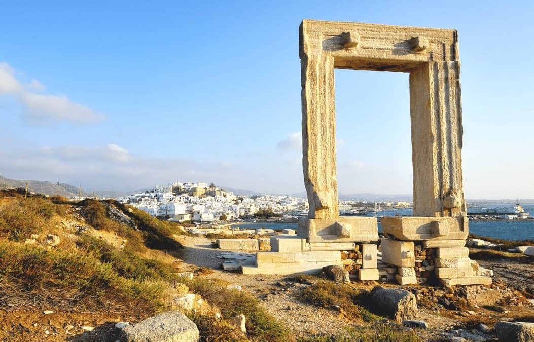 HOW TO GET FROM NAXOS TO SANTORINI