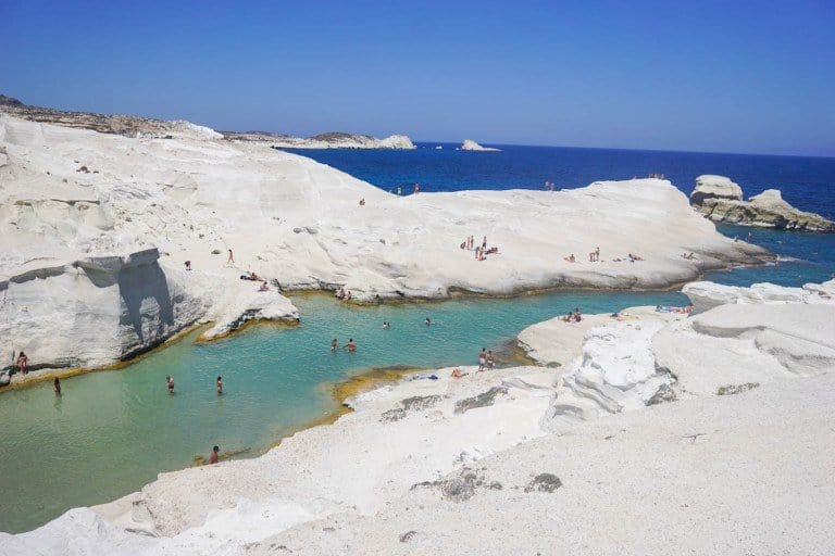 where to stay on milos