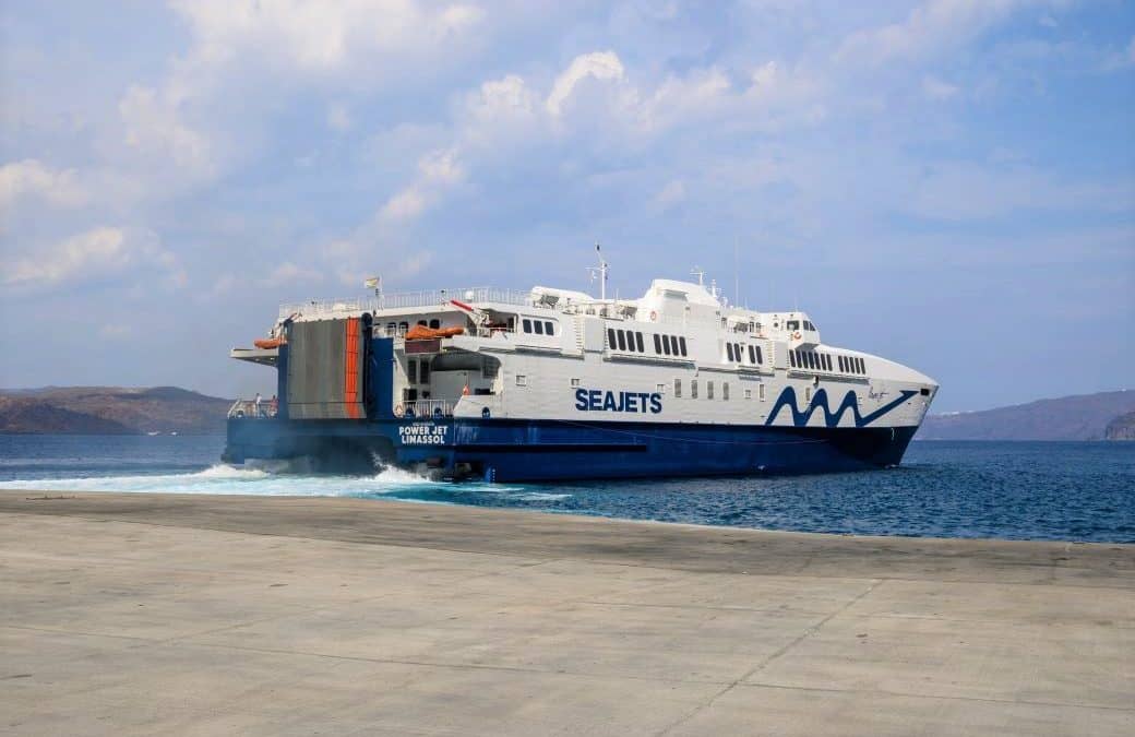 DISCOVER THE BEST GREEK ISLAND HOPPING ROUTES