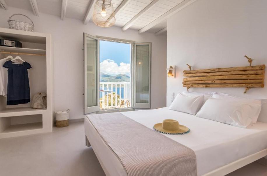 Halara Studios where to stay on Milos