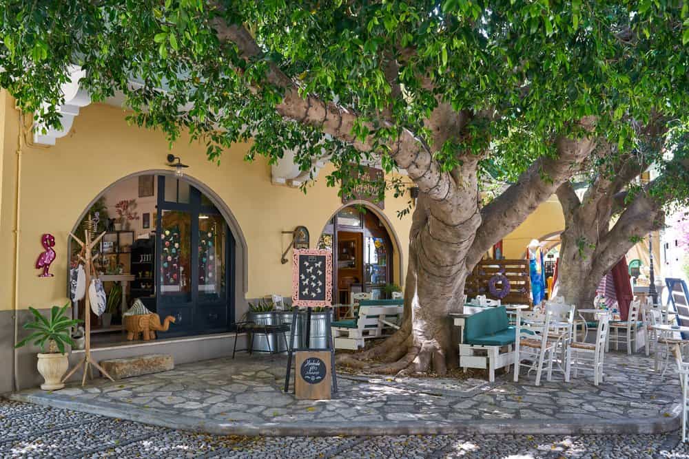where to eat on hydra