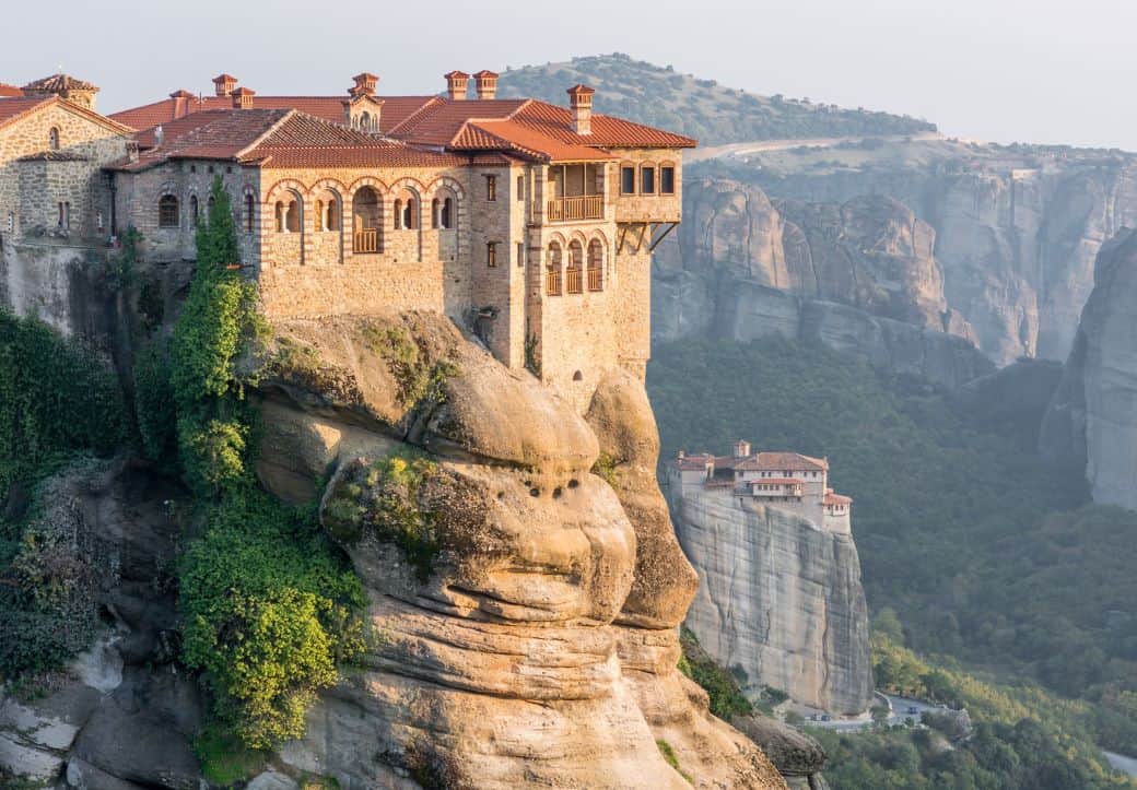 HIGHLIGHTS OF METEORA TOUR  – MONASTARIES, BATTLEFIELDS, WATERFALLS AND MORE
