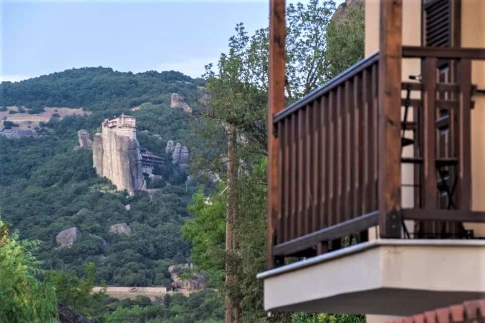Doupiani room view meteora tour