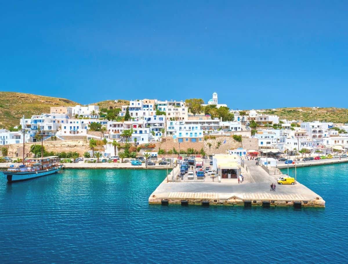 where to stay on Milos