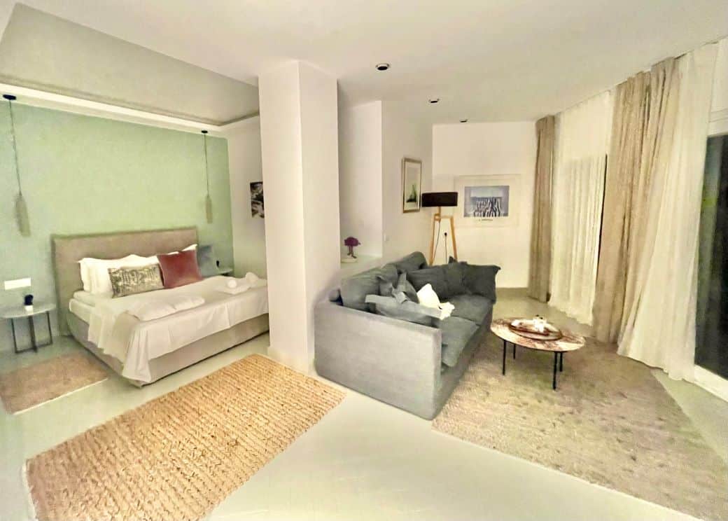 Pafsilipon room syros island