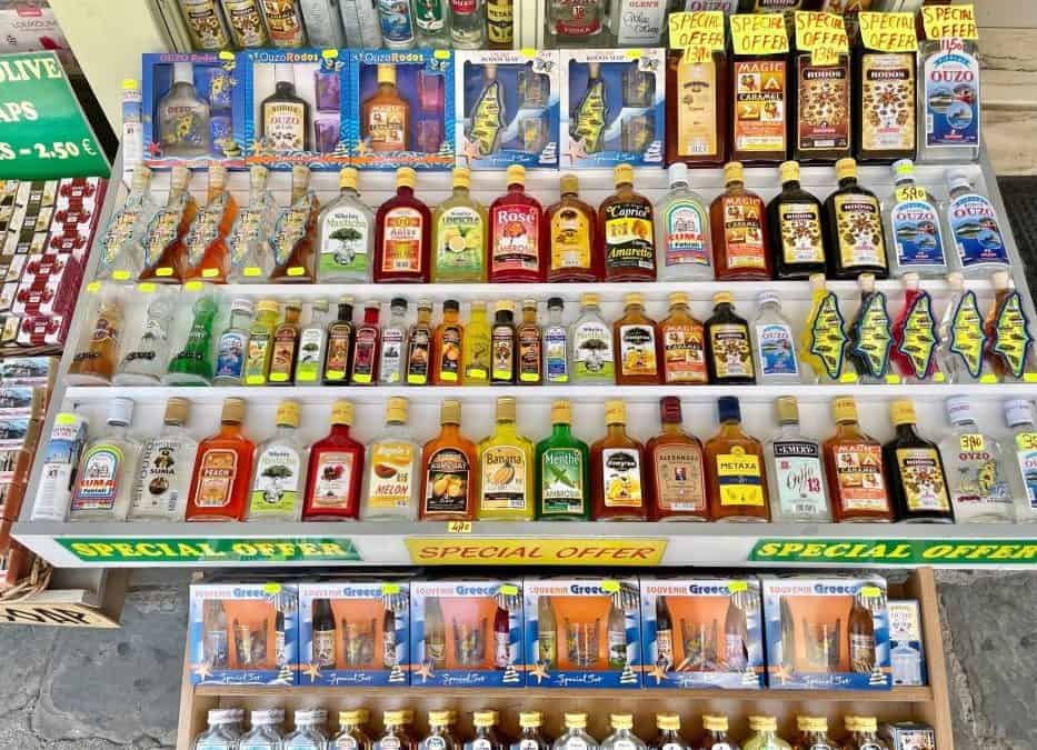 30 POPULAR ALCOHOLIC DRINKS OF GREECE TO TRY