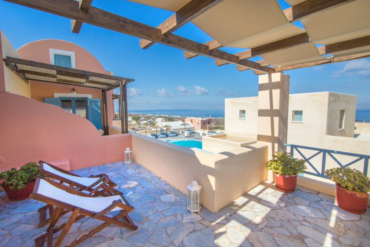 santorini on a budget