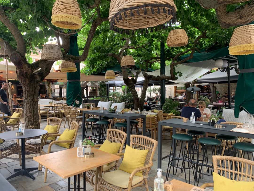 guide to arachova<br />
