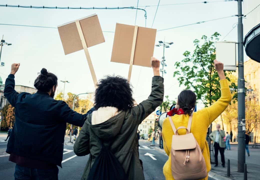 TRADITIONAL HOLIDAYS IN GREECE