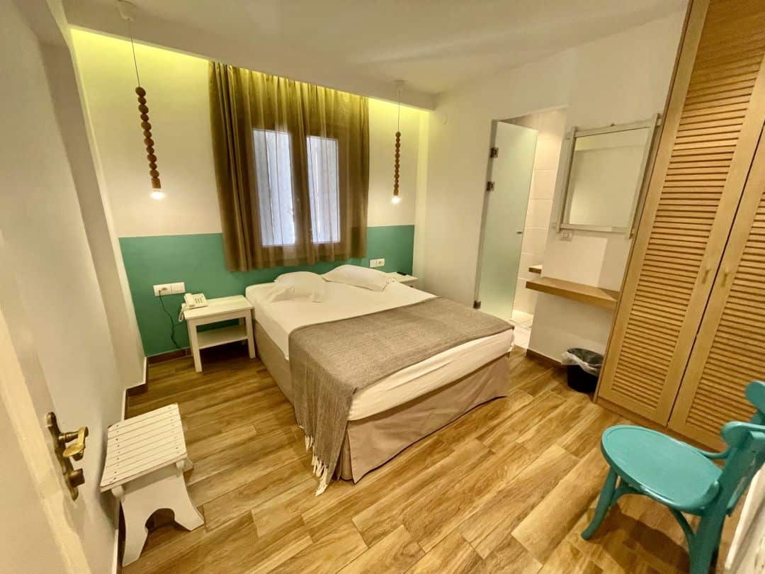 where to stay in Skiathos