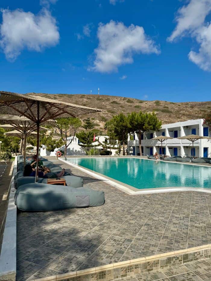 what to stay in Milos