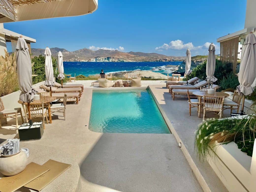 where to stay on Milos