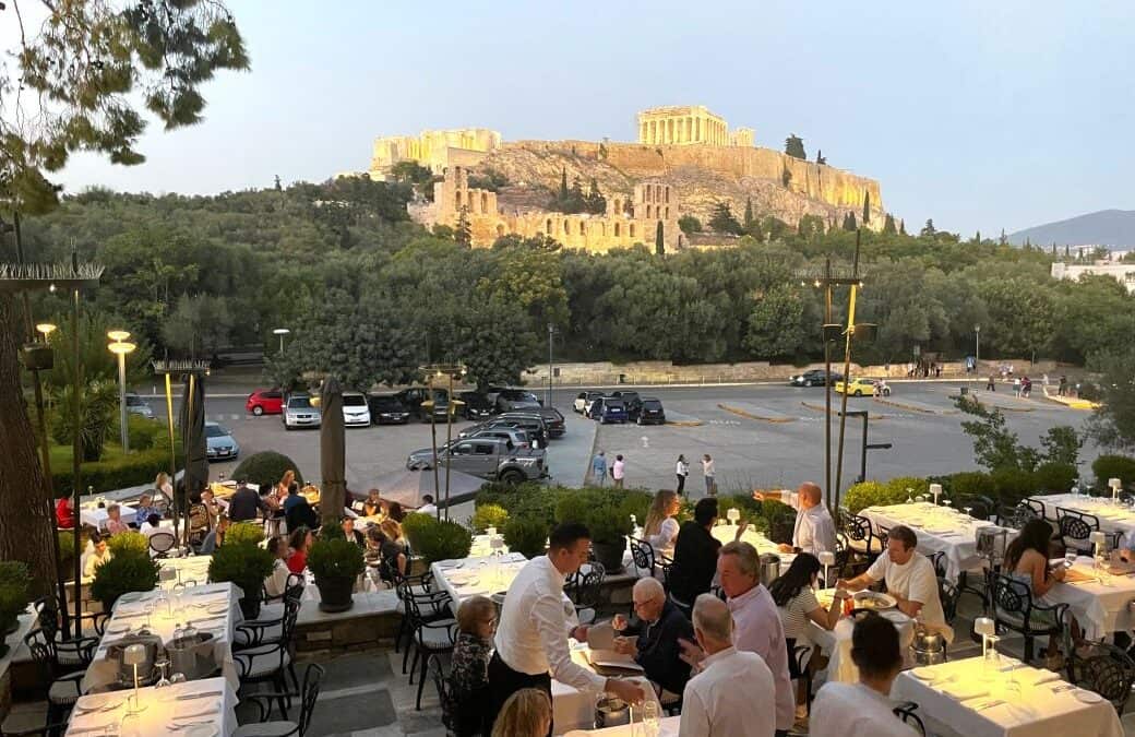 TOP BARS, RESTAURANTS AND TAVERNAS IN GREECE